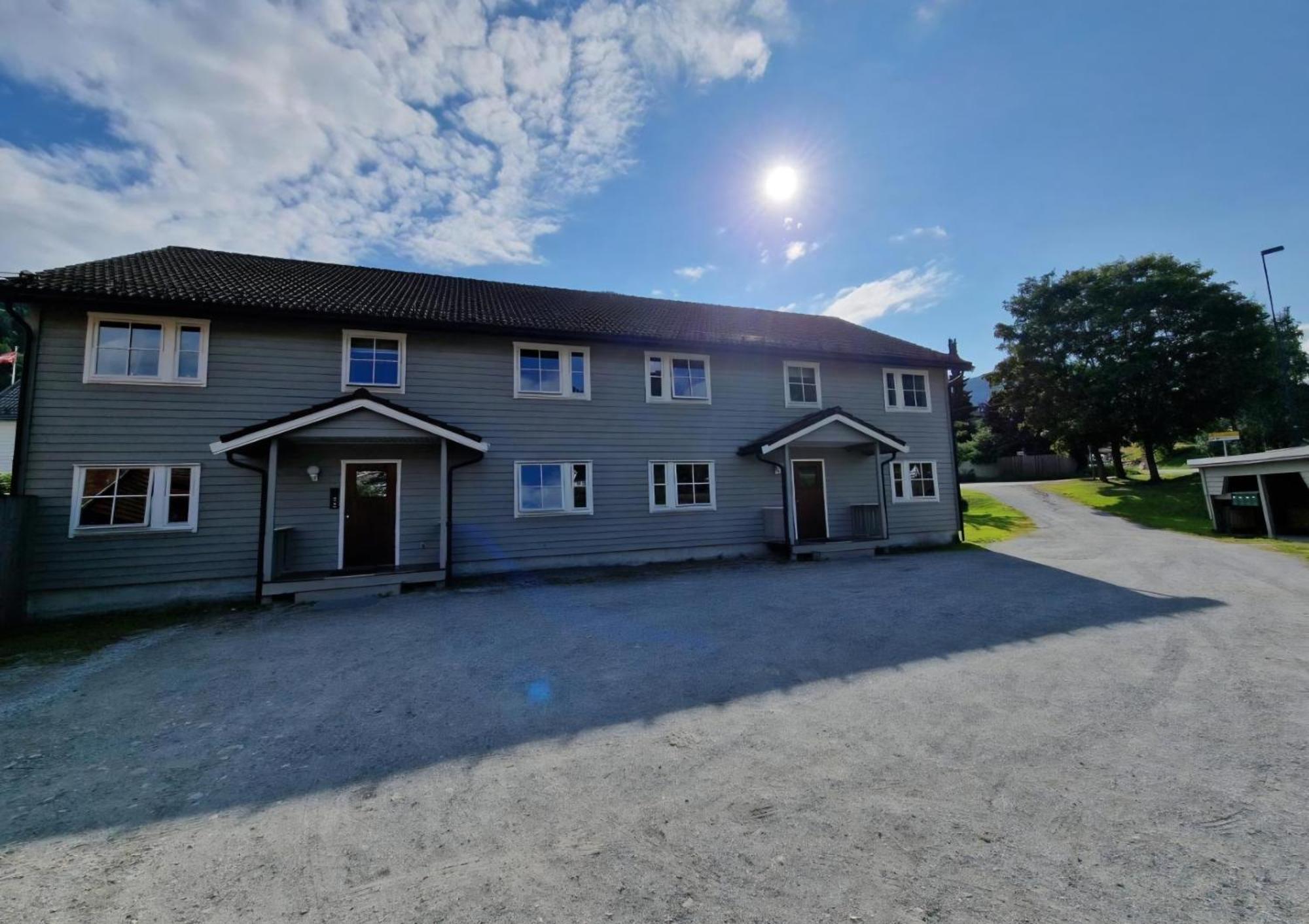 Rom Sentralt I Sogndal Vandrarhem Exteriör bild