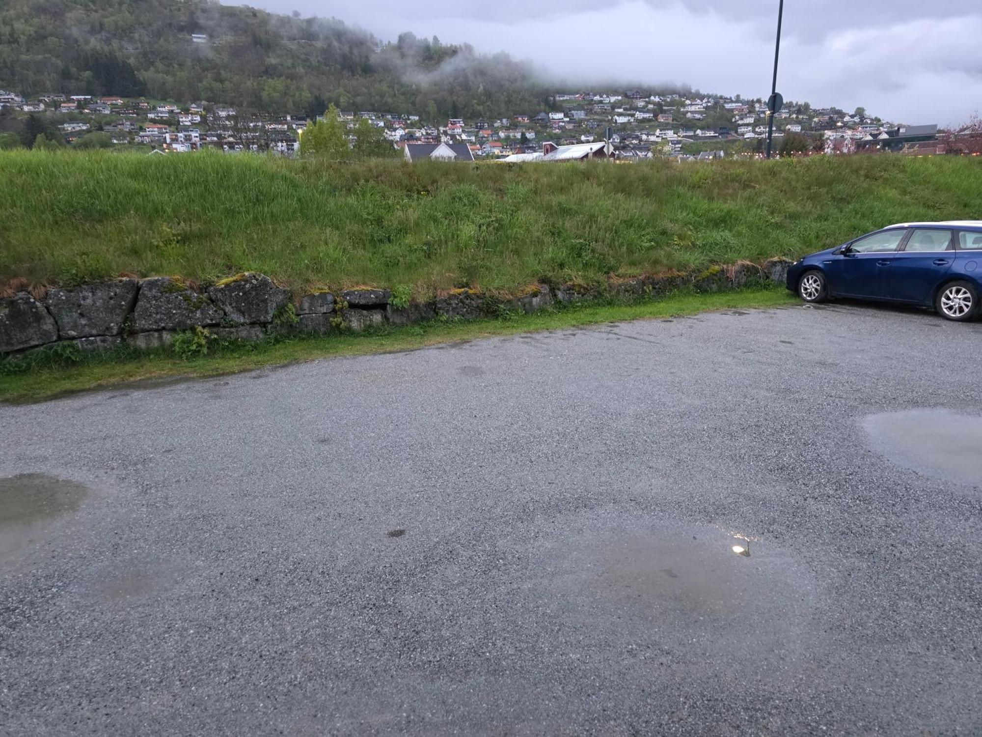 Rom Sentralt I Sogndal Vandrarhem Exteriör bild